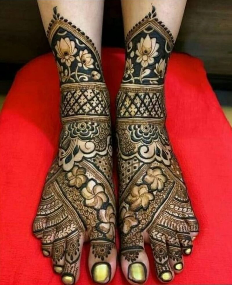 Bridal Mehandi Leg